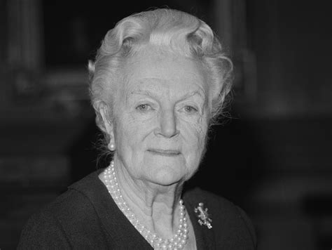 pictures of clementine churchill